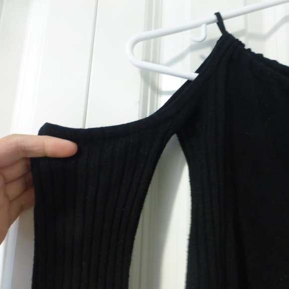 URBAN BEHAVIOR Y2K black cold shoulder sweater top - Picture 6 of 7